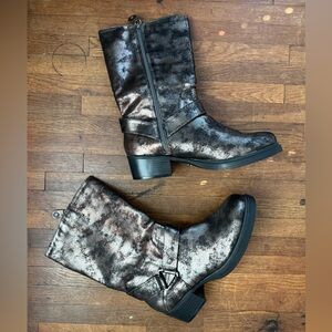 Simply Vera Vera Wang Marnismoke gold metallic Moto Boots 9